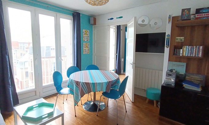 Le Treport Apartment | Apartment 40 m2, very comfortable, south facing, Le Tréport, full center and beach