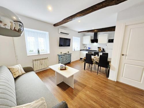 Villasabariego Apartment | Apartment 5 Pers Natur León