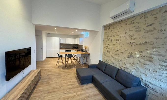Faubourg Apartment | Apartment 7-rooms with terrace in Nîmes