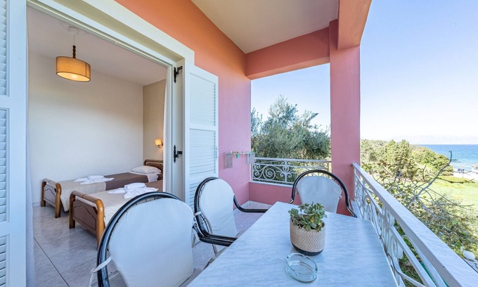 Astrakeri Apartment | Apartment '9' with Sea View, Wi-Fi and Air Conditioning