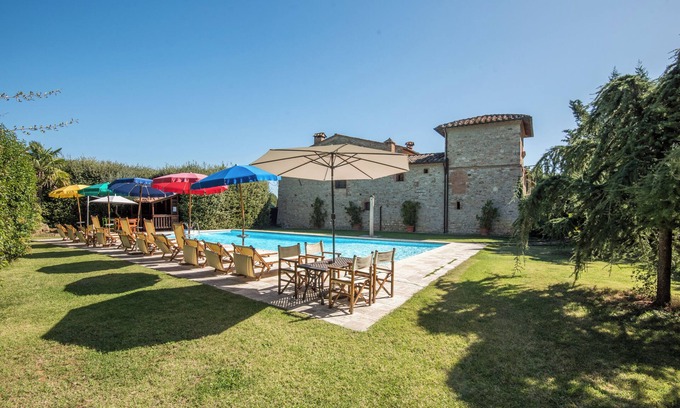 Serre di Rapolano Other | Apartment 'Agriturismo Ischieto - Il Granaio' with Shared Pool, Wi-Fi, and Air Conditioning