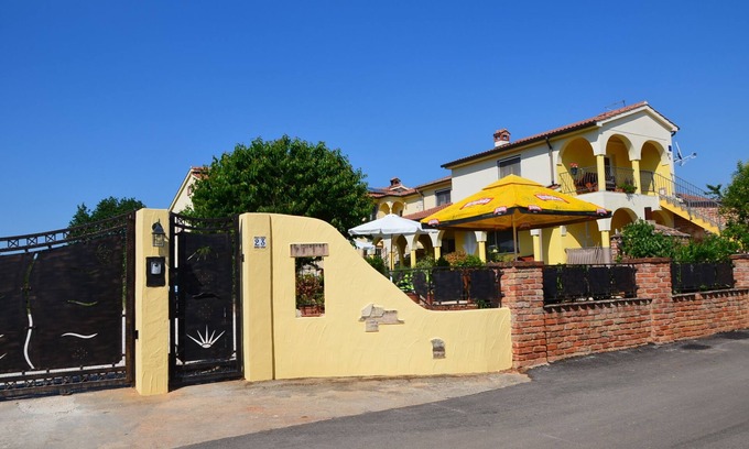 Nova Vas Apartment | Apartment Anna for up to 3 people
