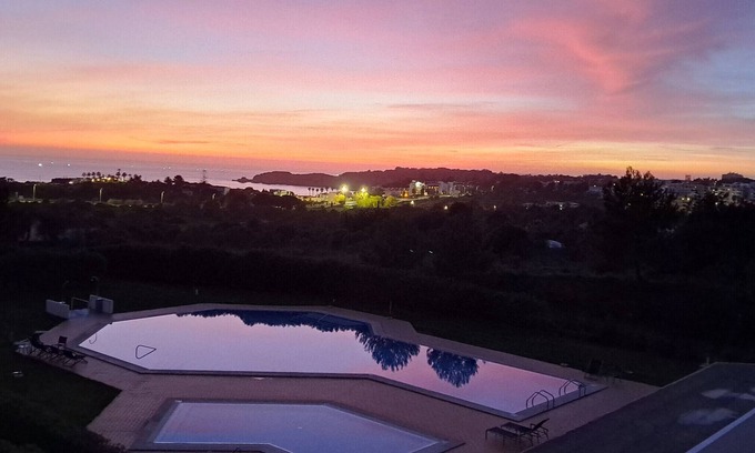 Portimao Apartment | Apartment 'Apartamento Mar A Vista' with Sea View, Wi-Fi and Air Conditioning