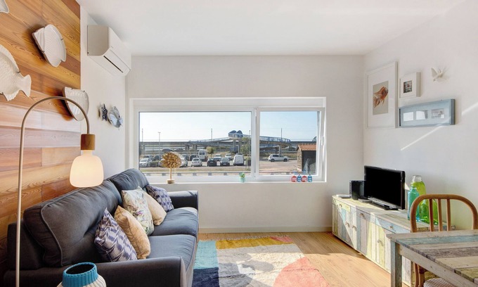 Aveiro Apartment | Apartment 'Apartamento T1 - Salina Ria' with Wi-Fi and Air Conditioning