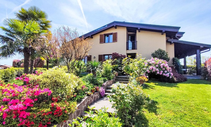 Montano Lucino Apartment | Apartment Azalea by Interhome