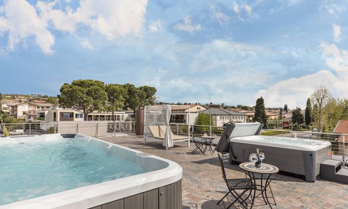 Bardolino Apartment | Apartment "Bardolino Luxury - Attico" with Lake View, Private Pool & Wi-Fi