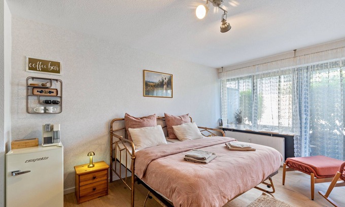 Bad Muenster am Stein-Ebernburg Apartment | Apartment 'Bergblick Terrasse Nähe Fluss' with Mountain View and Private Terrace