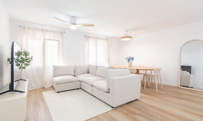 Luanco Apartment | Apartment 'Bilua' with Wi-Fi and Air Conditioning
