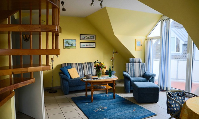 Zingst Apartment | Apartment "Boddenkieker 15" with Balcony & Wi-Fi