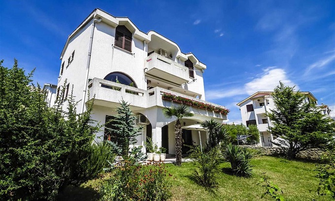 Baska Apartment | Apartment Bozo Baska on the ground floor with terrace