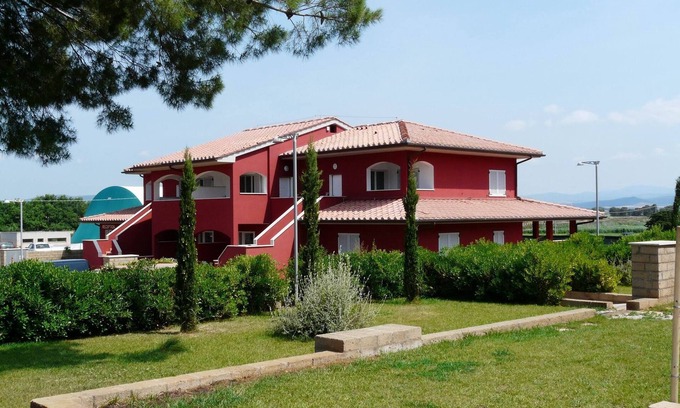 Puntone Apartment | Apartment by the sea with private outside space, Air Conditioning,Wi-Fi. T0