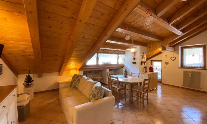 Auronzo di Cadore Apartment | Apartment 'Casa Pamela' with Mountain View and Balcony
