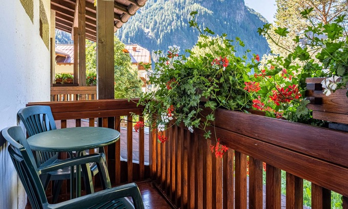 Canazei Apartment | Apartment 'Cesa Soramurat Appartamento 4' with Mountain View, Shared Garden and Wi-Fi