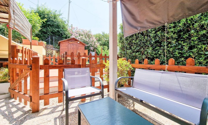 Rio nell'Elba Apartment | Apartment 'Cristina' with Private Terrace, Wi-Fi and Air Conditioning