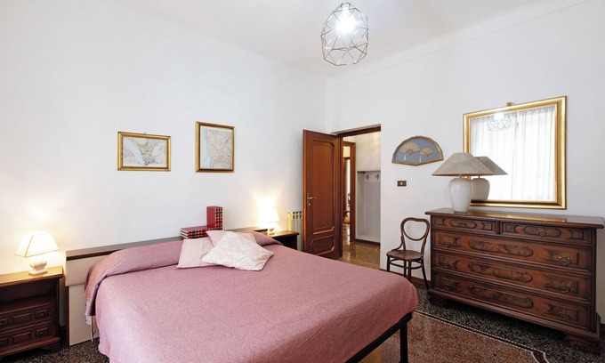 Genoa Apartment | Apartment 'Dolphin House' with Balcony and Wi-Fi