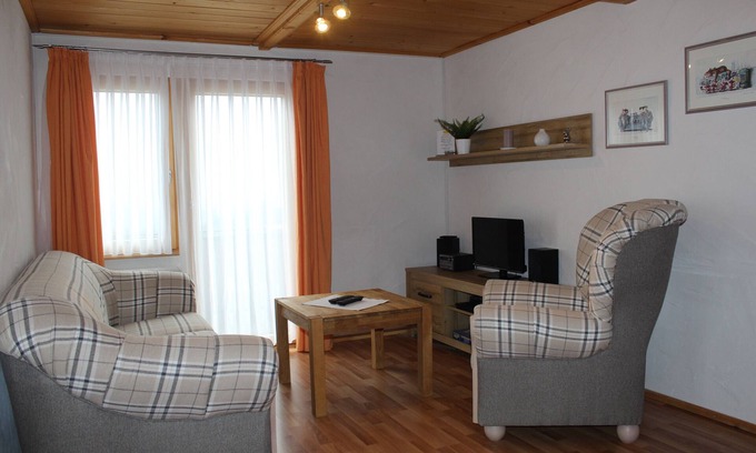 Wolfach - Saint Roman Apartment | Apartment 'Ferienwohnung Äckerbartle, 55qm' with Shared Garden, Balcony and Wi-Fi