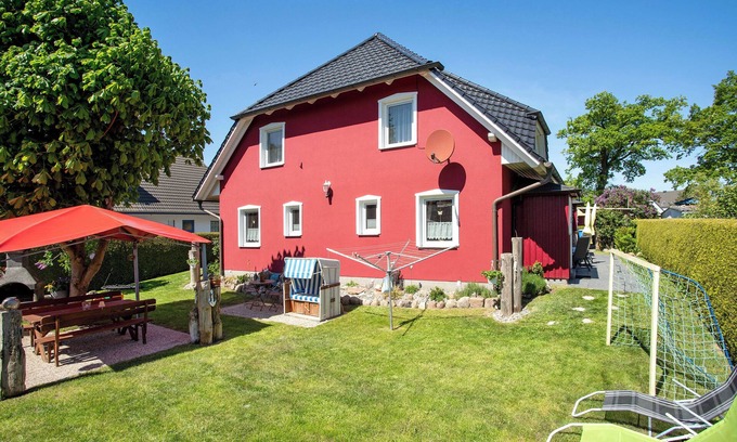 Wieck auf dem Darss Apartment | Apartment 'Fewo 12 - Halbinsel Darss - Ostsee' with Private Terrace, Shared Garden and Wi-Fi