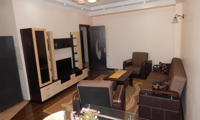 Old Boulevard Apartment | Apartment first line from Sea