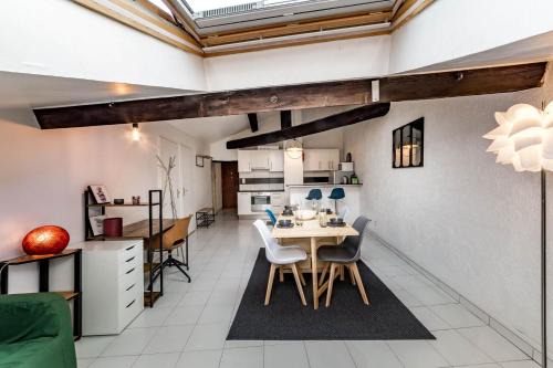 Saint Michel - Mairie Apartment | Apartment for 4 people with view of Fourvière AIL