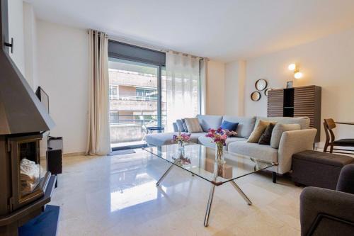 Sant Gervasi Apartment | Apartment for 6, spacious and bright in Bonanova
