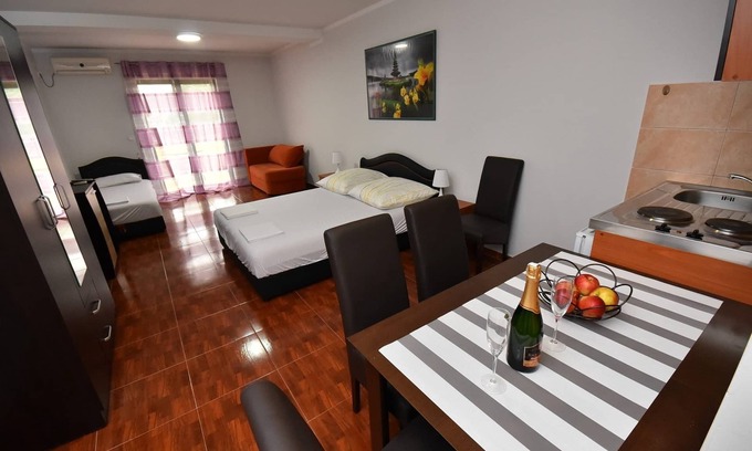 Meljine Apartment | Apartment for families with sea view in Herceg Novi