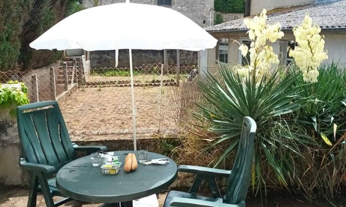 Bourbon-l'Archambault Apartment | Apartment with terrace 200m from the spa