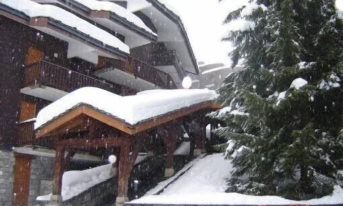 Les Avanchers-Valmorel Apartment | Apartment in a house chalet in Valmorel Planchamp hamlet on skis
