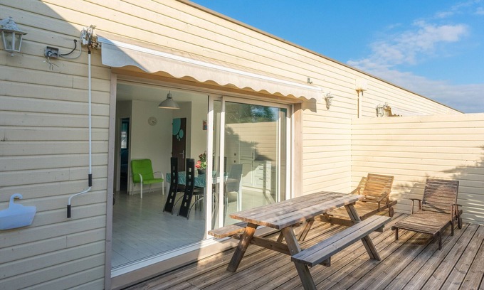 Saint-Simon-de-Bordes Apartment | Apartment 'Le Clos Du Champ De L'Amour - Ile De Ré' with Pool and Air Conditioning