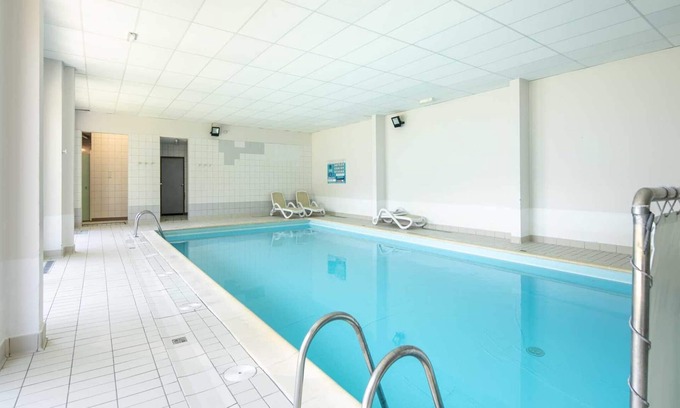 Saint-Sorlin-d'Arves Apartment | Apartment in French Alps with Pool Access