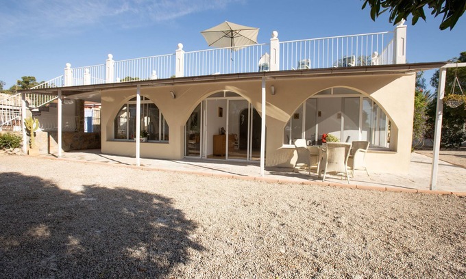 Mutxamel Apartment | Apartment 'Garten Und Pool' with Sea View, Wi-Fi and Air Conditioning