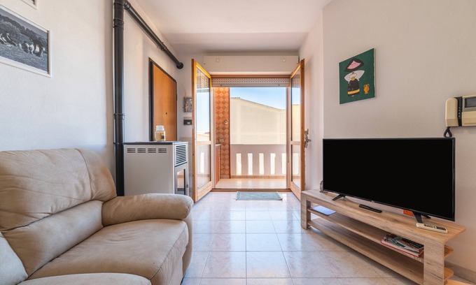 Sestu Apartment | Apartment 'Giulyeclau' with Balcony and Air Conditioning