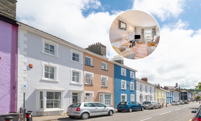 Aberaeron Apartment | Apartment Harbour View by Interhome