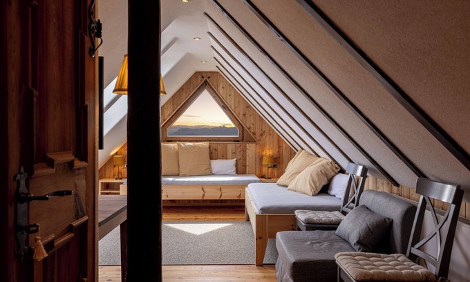 Renon Ski Chalet | Apartment 'Hofer Hitt 2' with Mountain View, Shared Garden and Wi-Fi