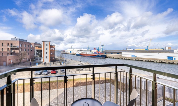 Wismar Apartment | Apartment in Erstklassiger Lage mit Balkon und Tollem Blick auf den Alten Hafen
