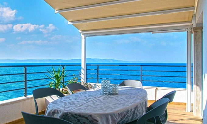 Drasnice Apartment | Apartment in Drašnice with Seaview, Terrace, Air condition, WIFI (4992-3)