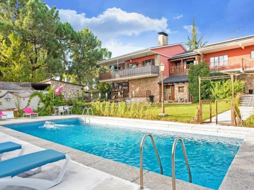 Galapagar House | Apartment in Galapagar with Pool and Garden