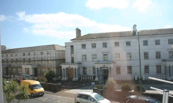 Torquay City Centre Apartment | Apartment in historic town center