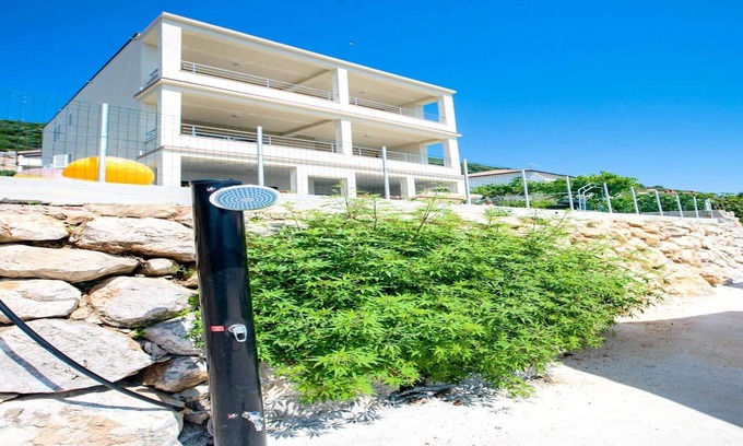Rab Town Apartment | Apartment in Supetarska Draga by the Beach