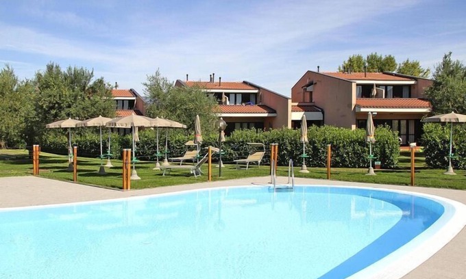 Moniga del Garda Apartment | Apartment in Moniga del Garda with balcony