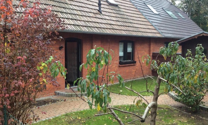 Neustrelitz Apartment | Apartment in Neustrelitz with Private Parking