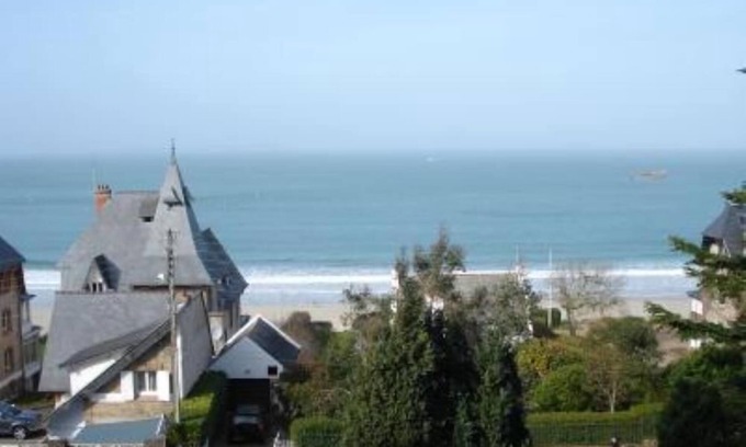 Perros-Guirec Apartment | Apartment in residence 37 bis rue du Maréchal Foch 22700 Perros Guirec