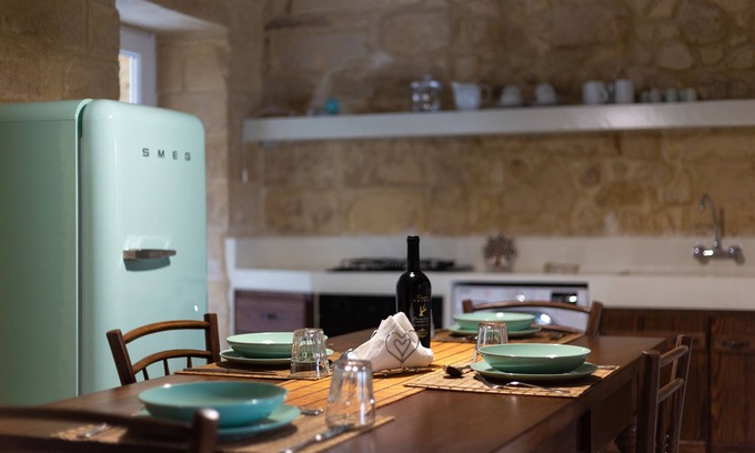 Lecce Historic Center Apartment | Apartment in the historic center of Lecce with vaults and Lecce stone.