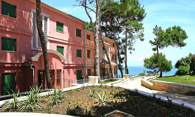 Veli Losinj Apartment | Apartment in Veli Losinj by the Sea
