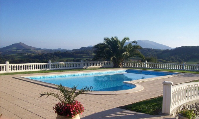Hasparren Apartment | apartment in villa 4 people - Free Wifi