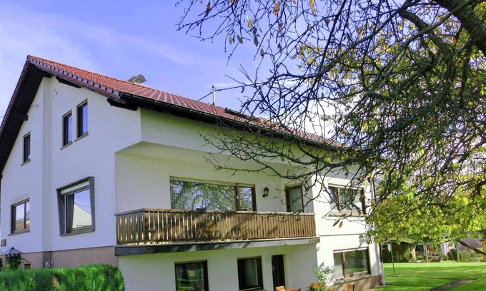 Winnen Apartment | Apartment in Winnen near forest