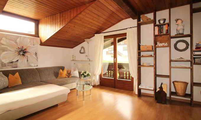 Rifiano Apartment | Apartment 'Innerhofer - Nordbalkon' with Mountain View, Shared Pool and Wi-Fi