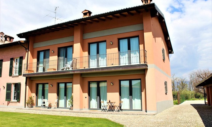 Torbiato di Adro Apartment | Apartment in Iseo with Pool Views