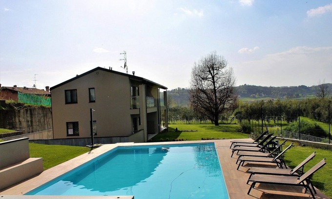 Monterotondo Apartment | Apartment in Iseo with Pool Bliss