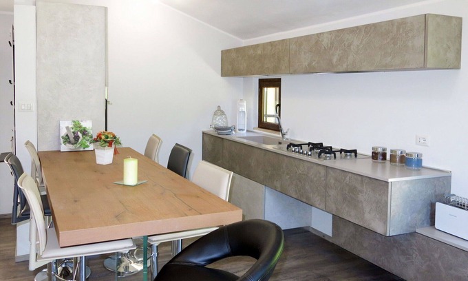 Cologna Spiaggia Villa | Apartment in villa with A/C, pool, WIFI, hot tub, TV, patio, pets allowed, panoramic view, parking