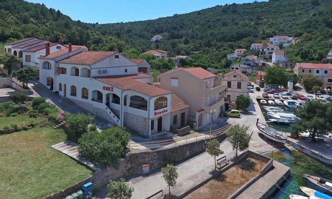 Knez Villa | : Apartment Knež with its unique island location will make your stay fullfiled